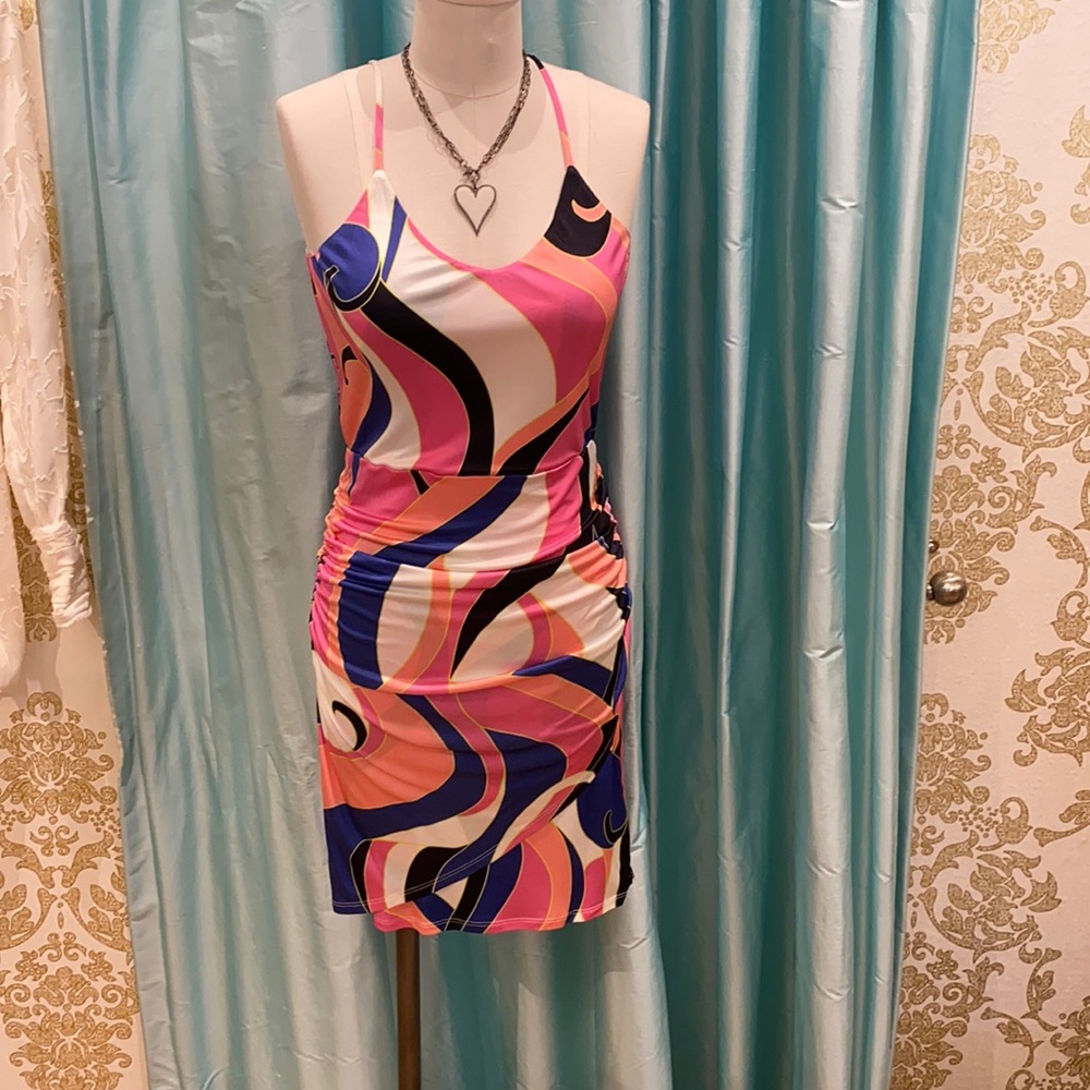 Alice & Trixie jersey print mini dress! New with tags. Size Med or Large.